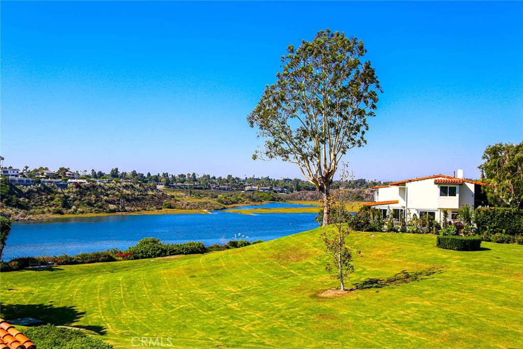 306 Avenida Cumbre