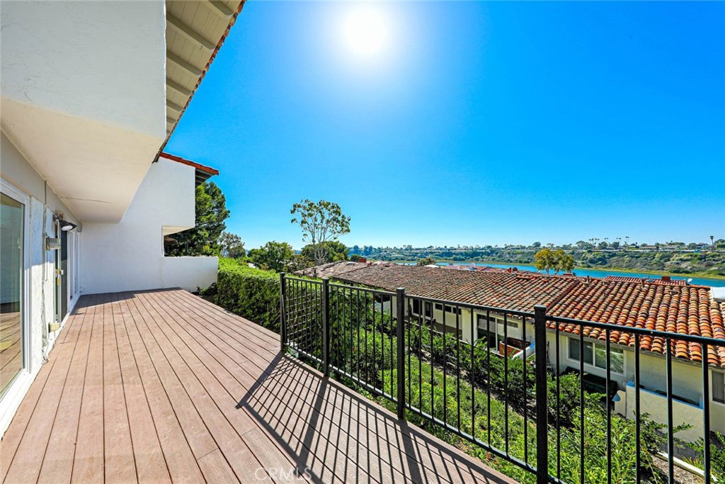 306 Avenida Cumbre