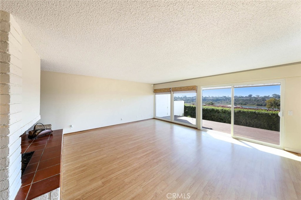 306 Avenida Cumbre