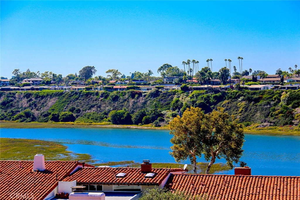 306 Avenida Cumbre