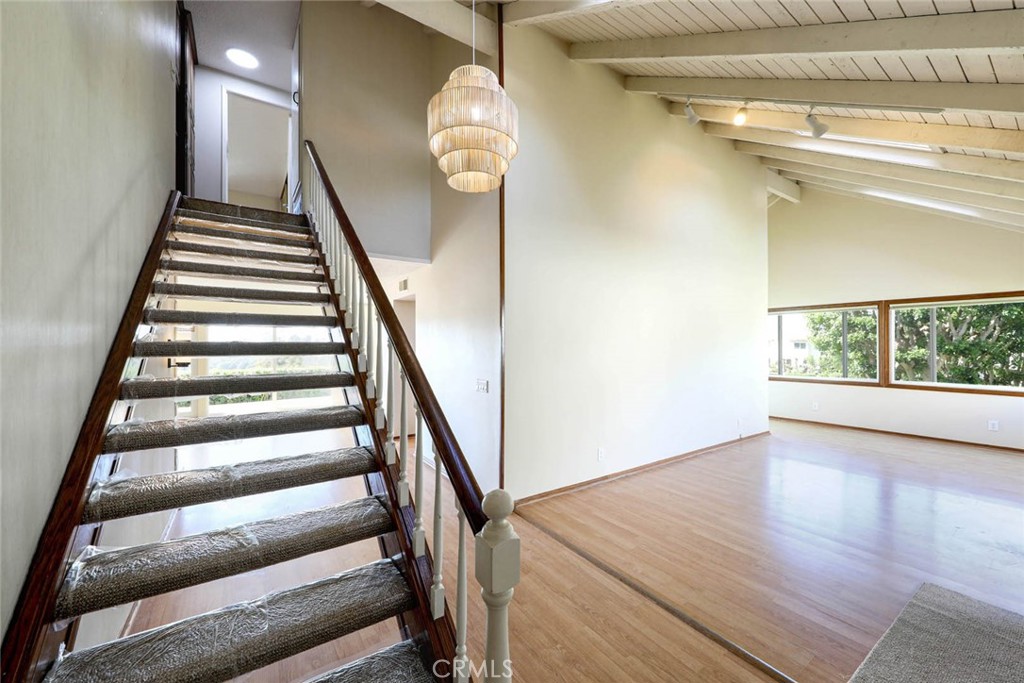 306 Avenida Cumbre