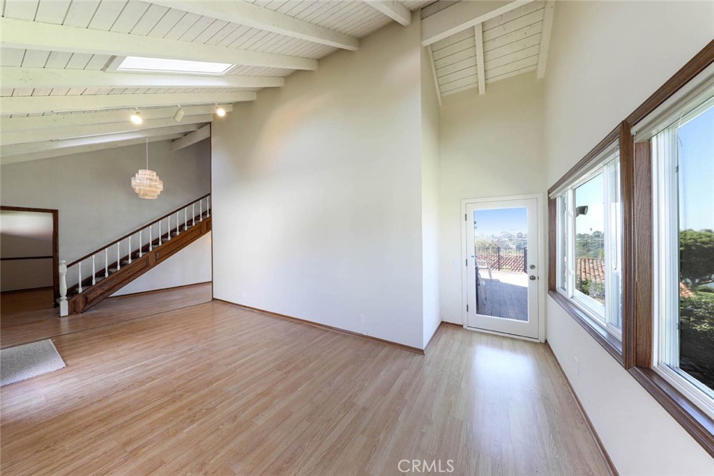 306 Avenida Cumbre