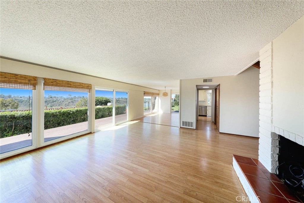 306 Avenida Cumbre