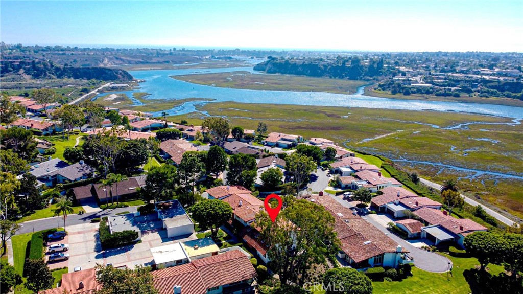 306 Avenida Cumbre