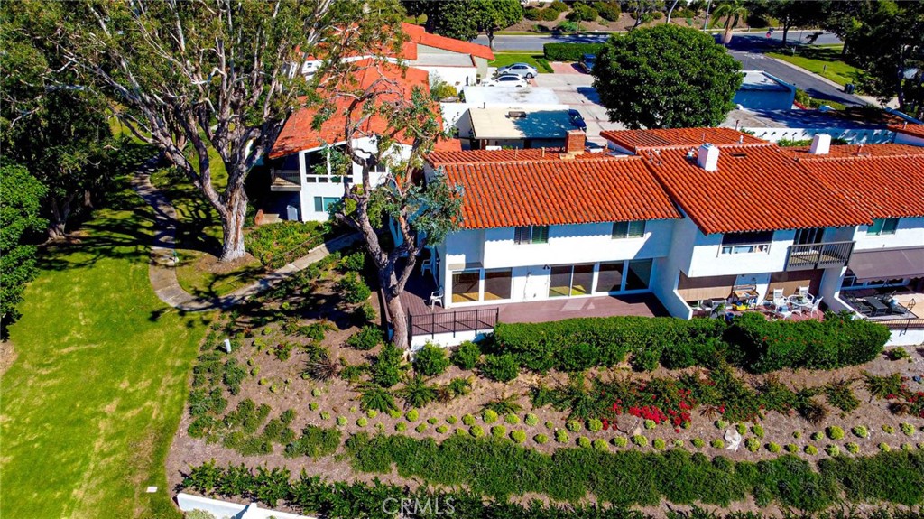 306 Avenida Cumbre