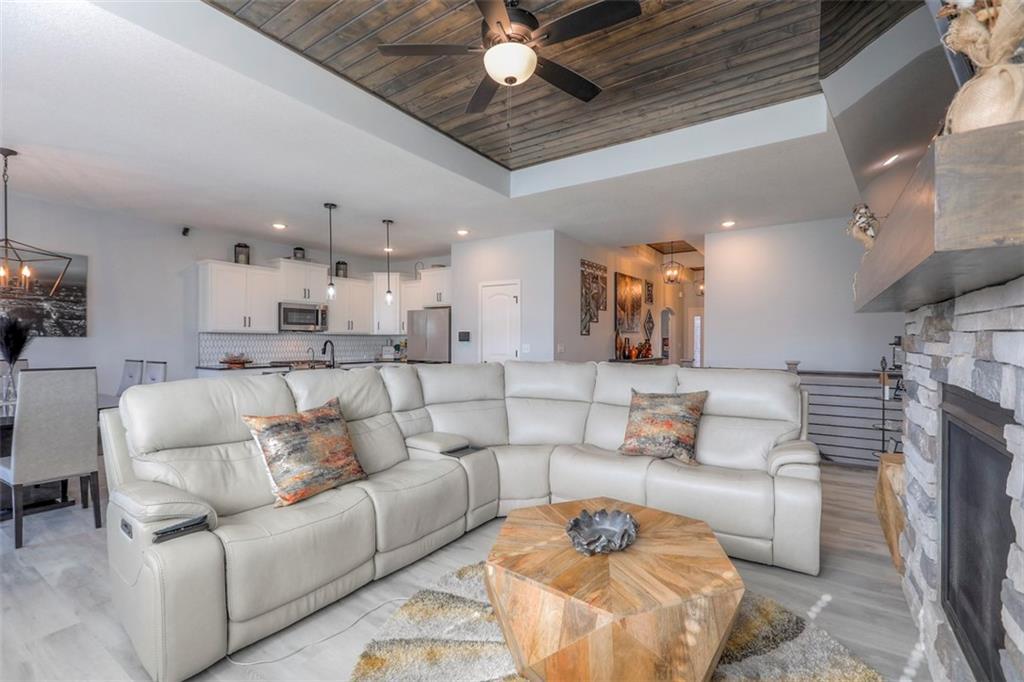 3229 N 109th Place