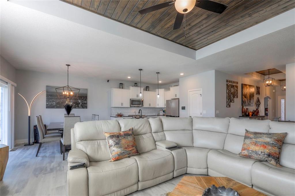 3229 N 109th Place