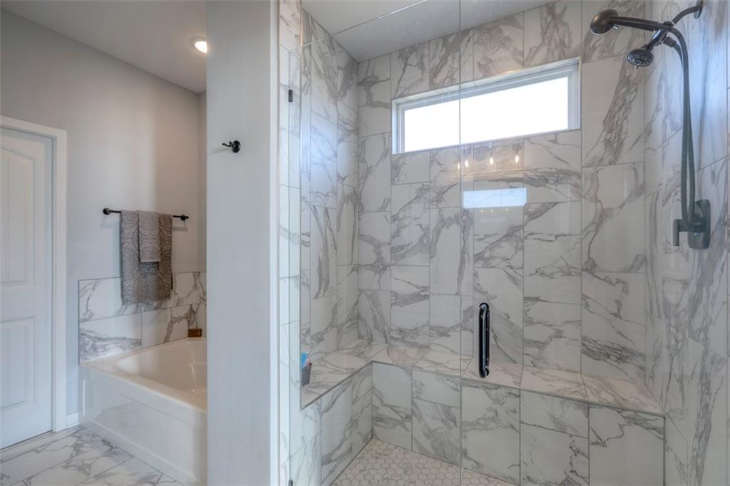 3229 N 109th Place