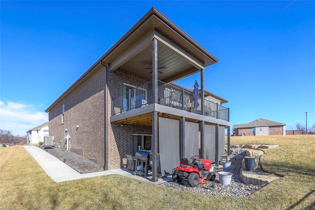 3229 N 109th Place