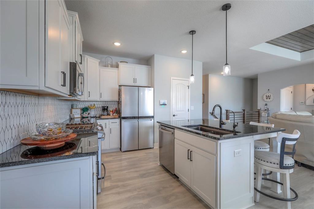3229 N 109th Place