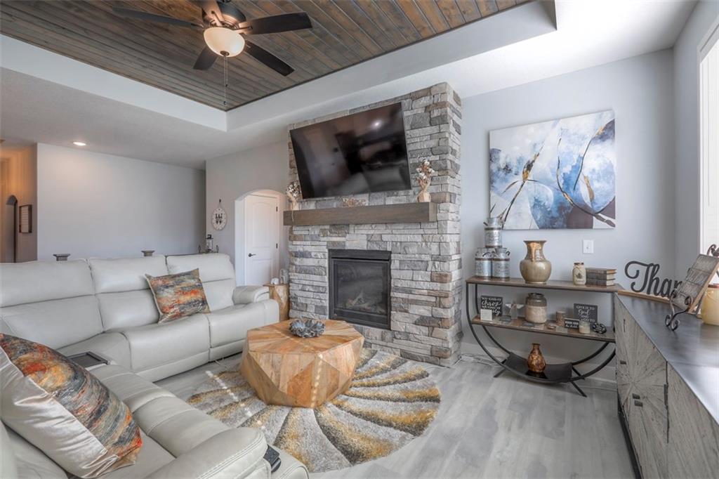 3229 N 109th Place