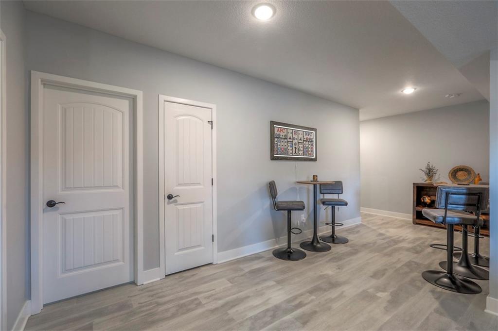 3229 N 109th Place