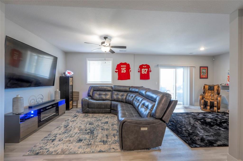 3229 N 109th Place