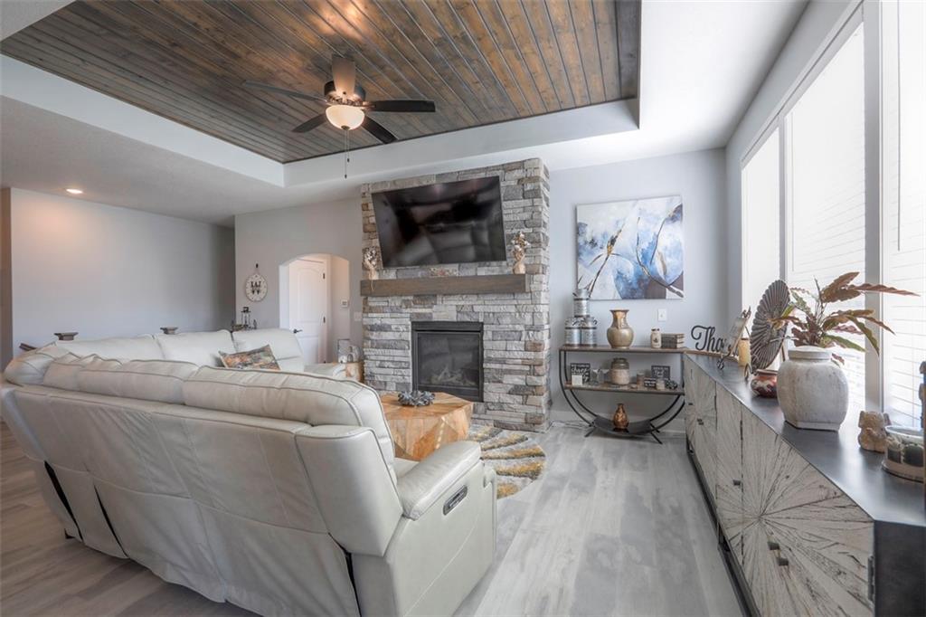 3229 N 109th Place