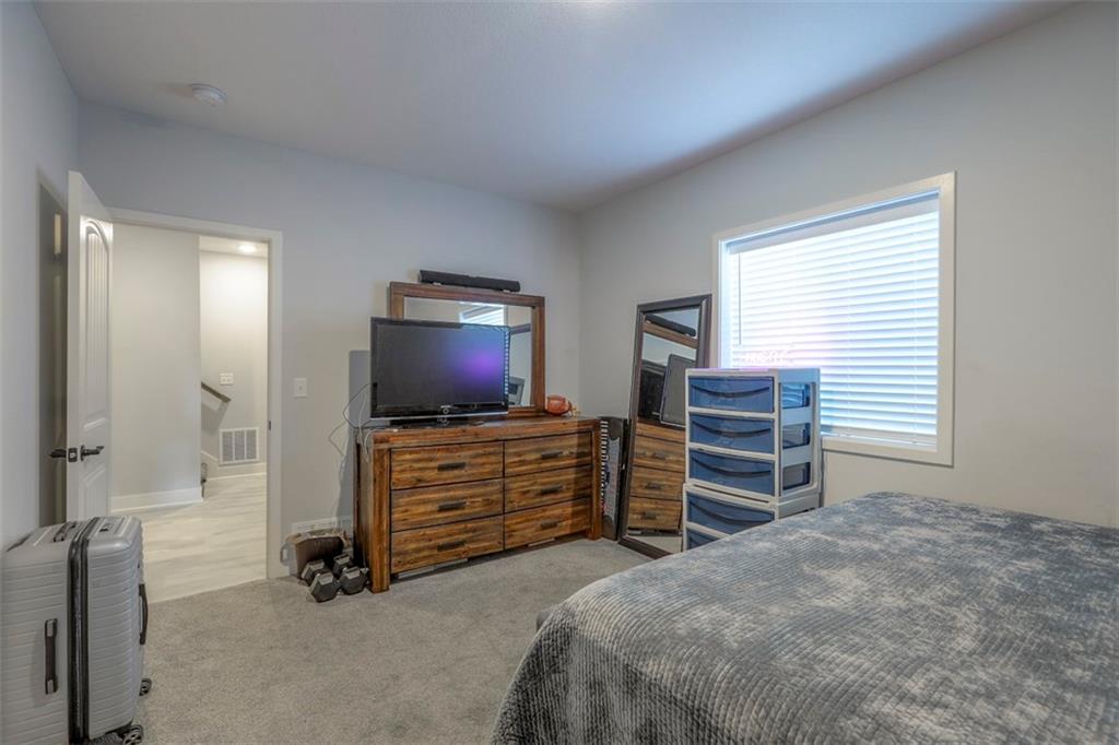 3229 N 109th Place