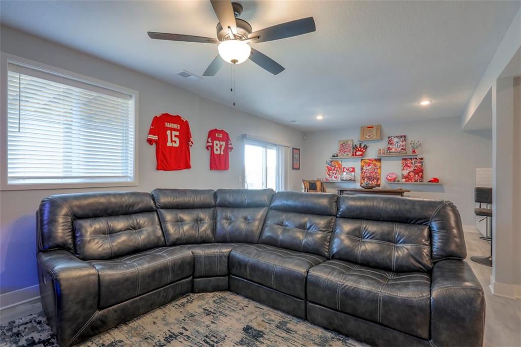 3229 N 109th Place