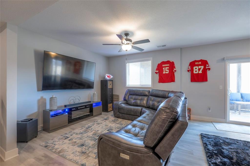 3229 N 109th Place