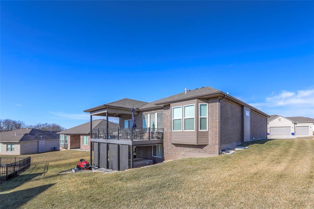 3229 N 109th Place