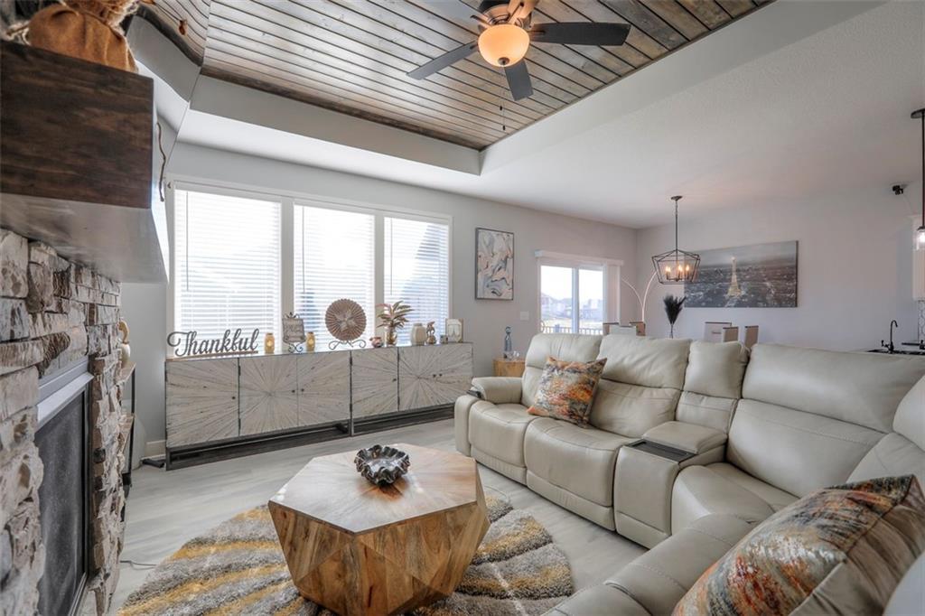 3229 N 109th Place