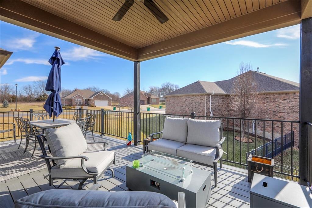 3229 N 109th Place