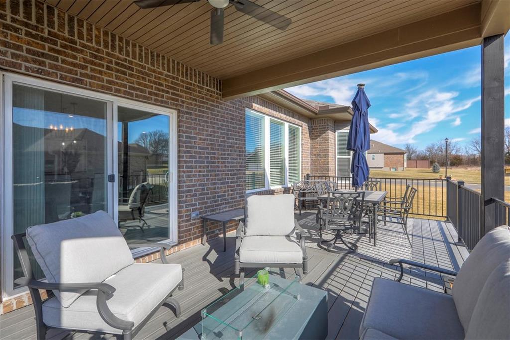 3229 N 109th Place