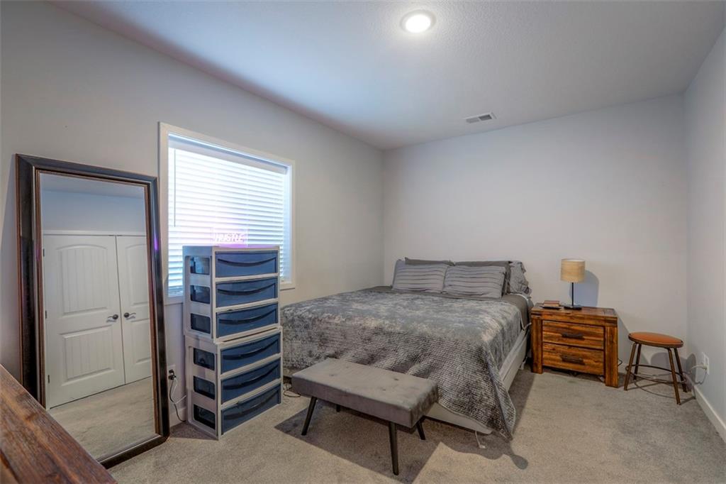 3229 N 109th Place