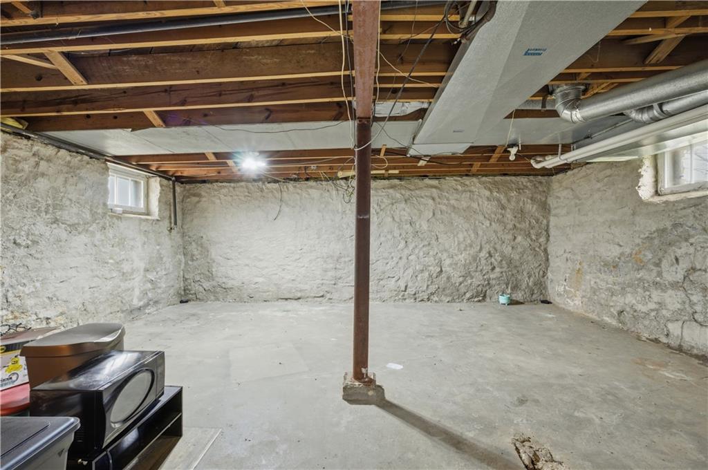 8920 Rose Lane