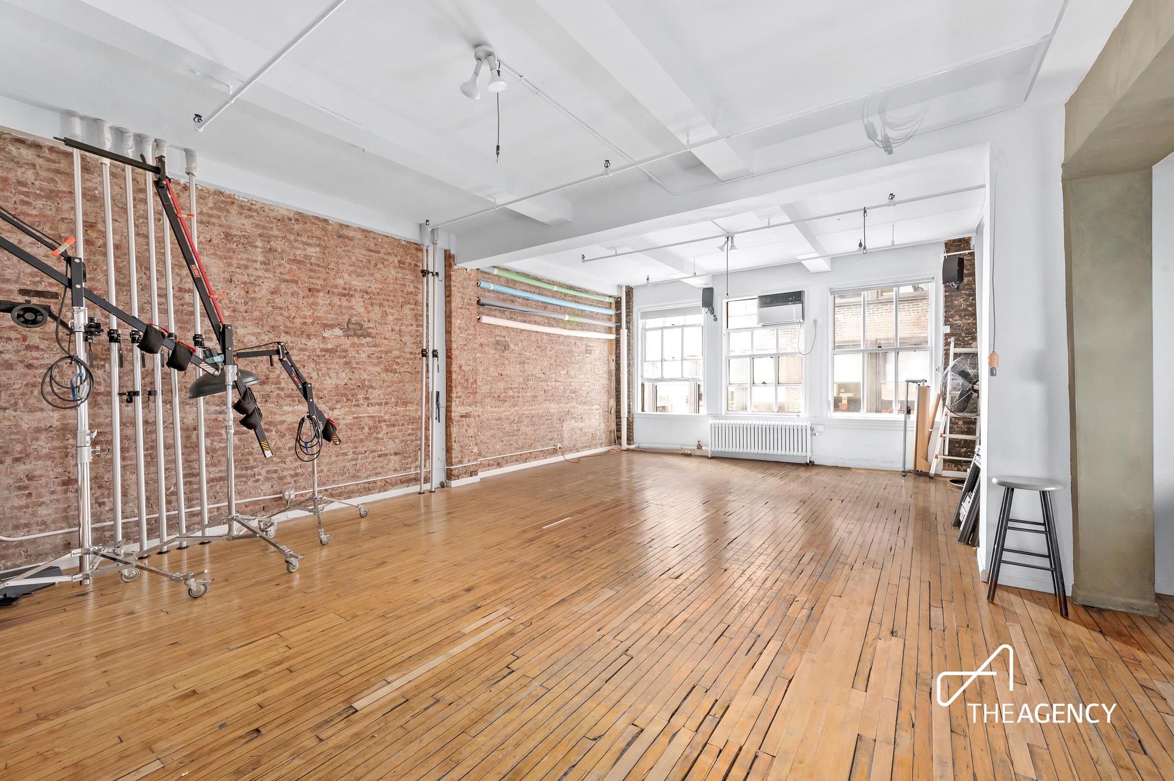 118 E 25TH Street 6FLR