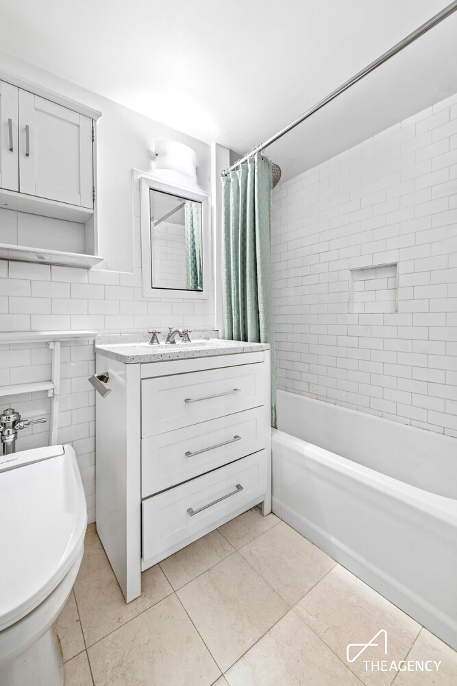 25 W 54TH Street 10B