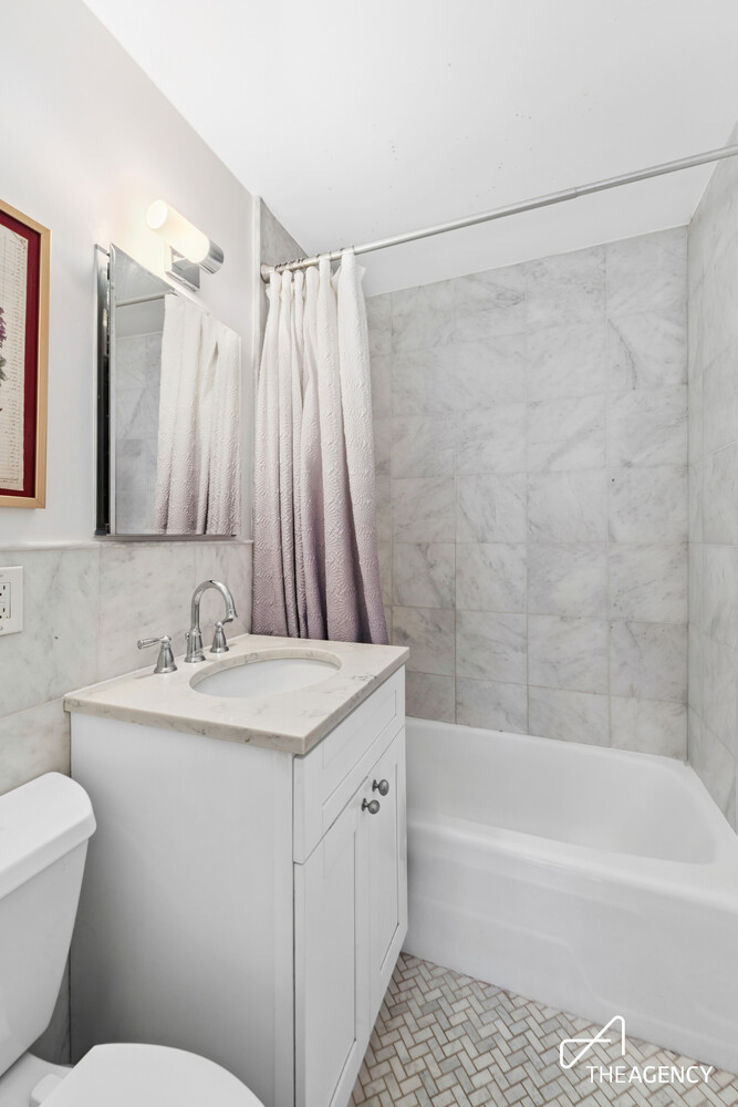 301 E 64TH Street 15B