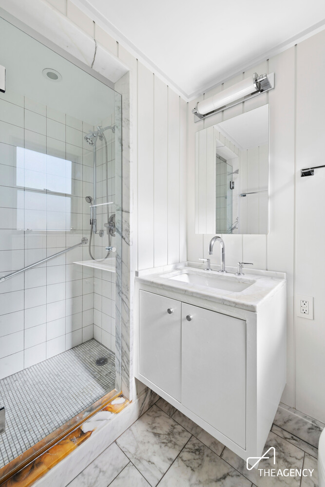 70 E 10TH Street 12S