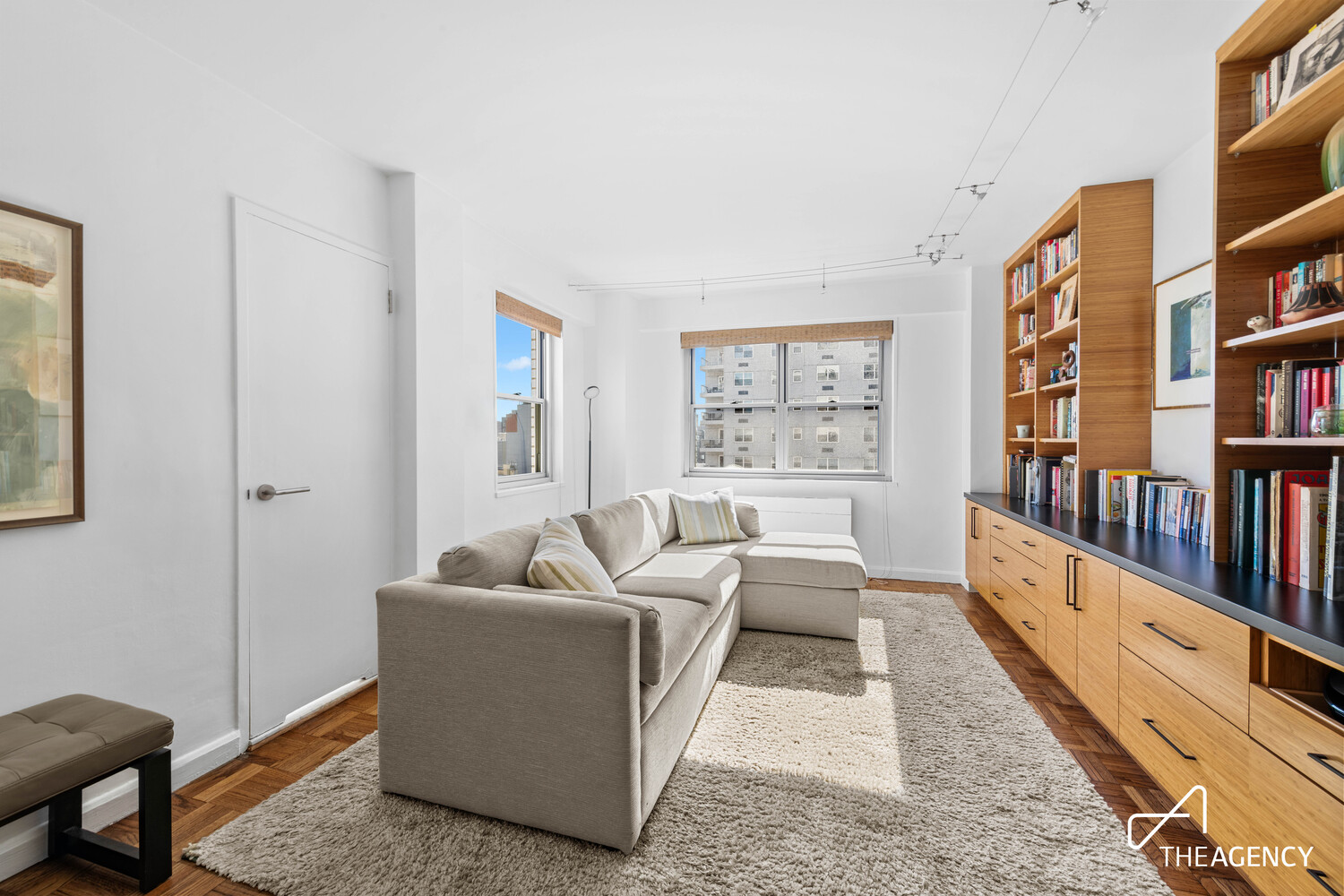 70 E 10TH Street 12S