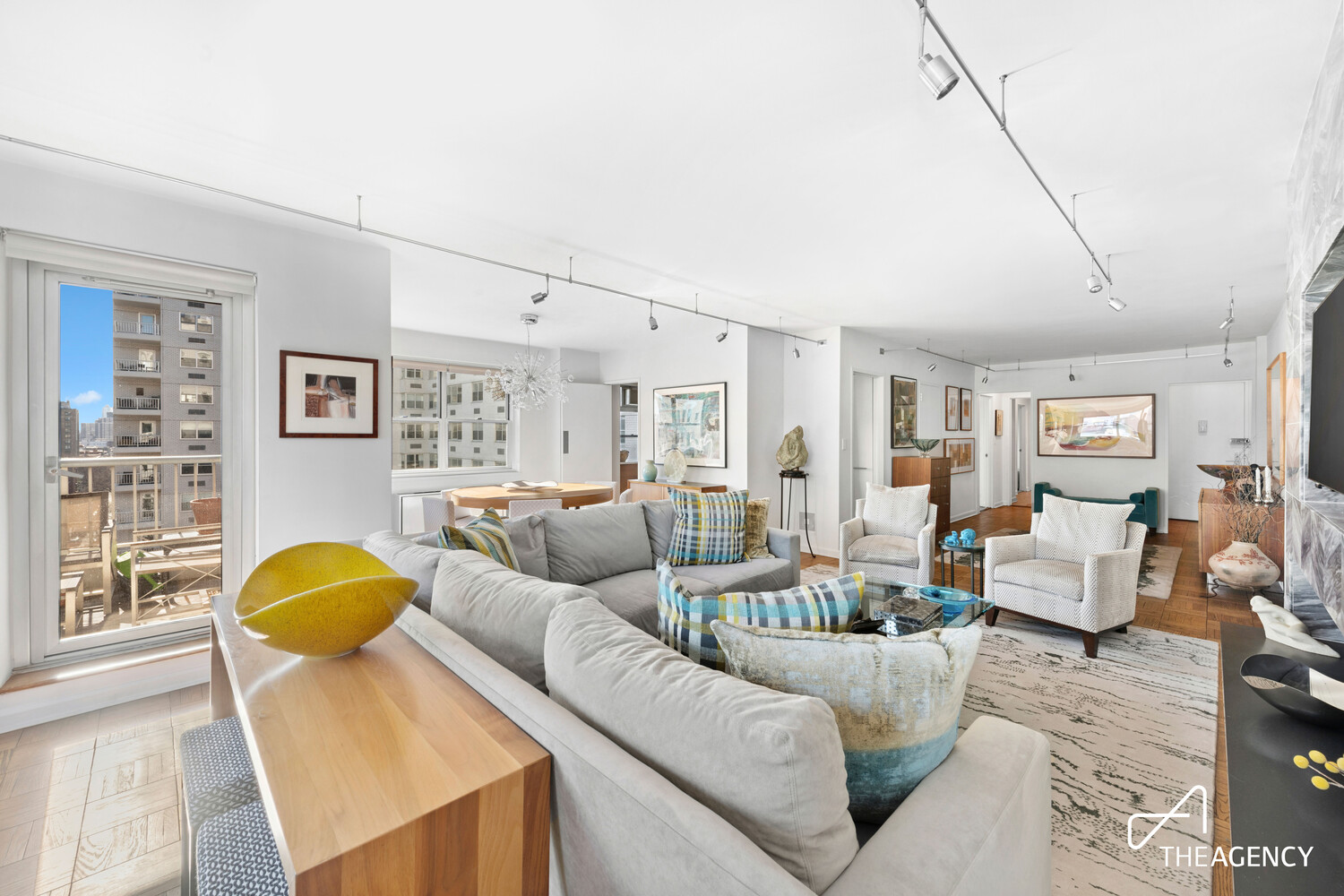 70 E 10TH Street 12S