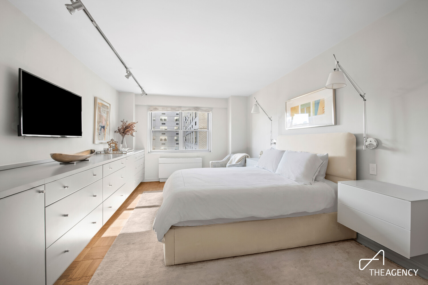 70 E 10TH Street 12S