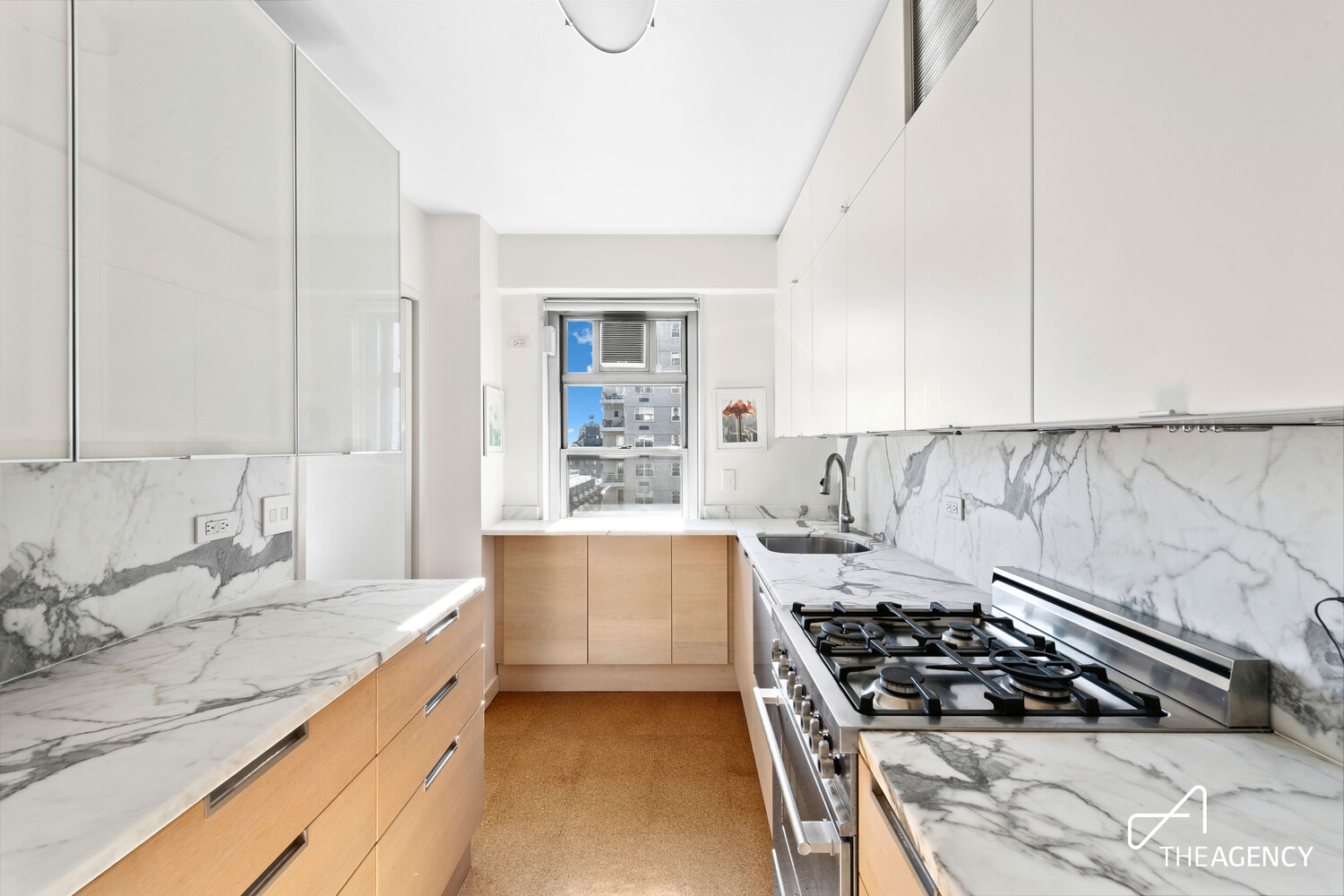 70 E 10TH Street 12S