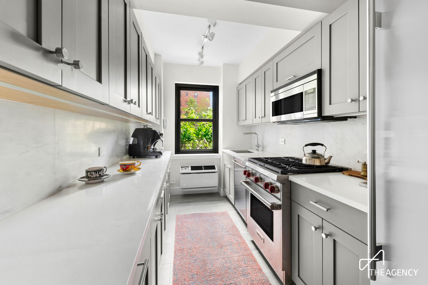 11 RIVERSIDE Drive 3BE