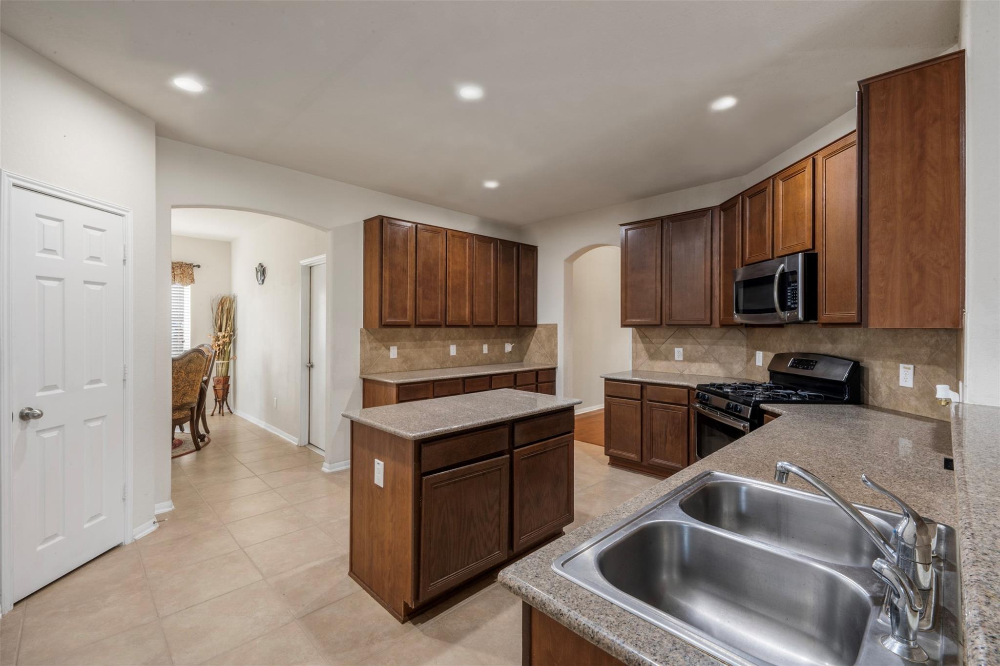 4826 Gingham Check Court