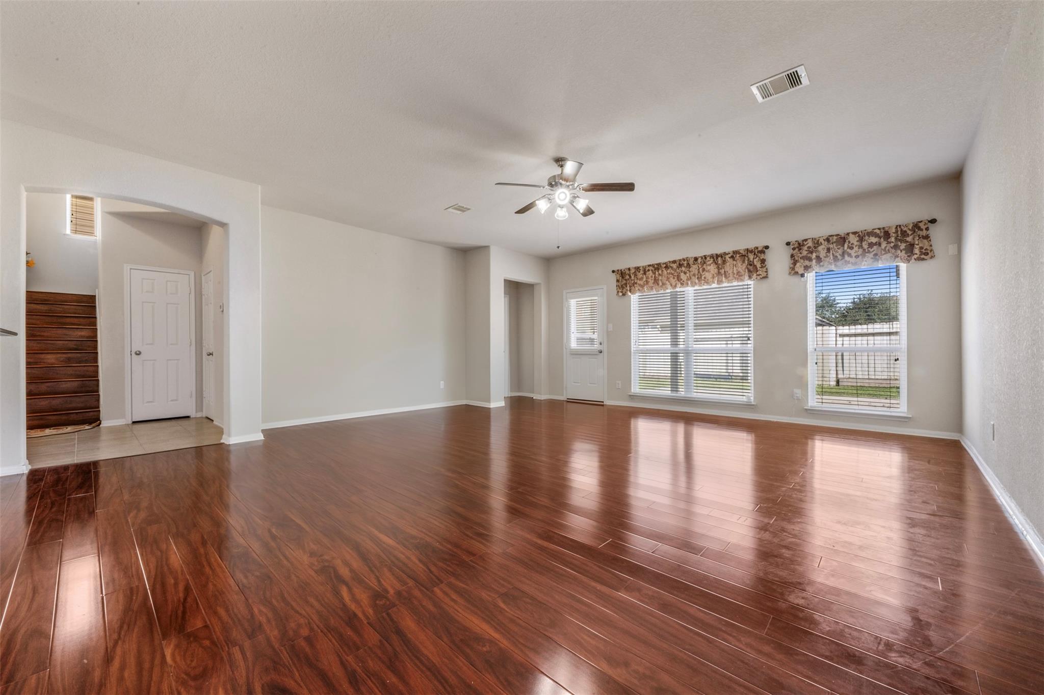 4826 Gingham Check Court