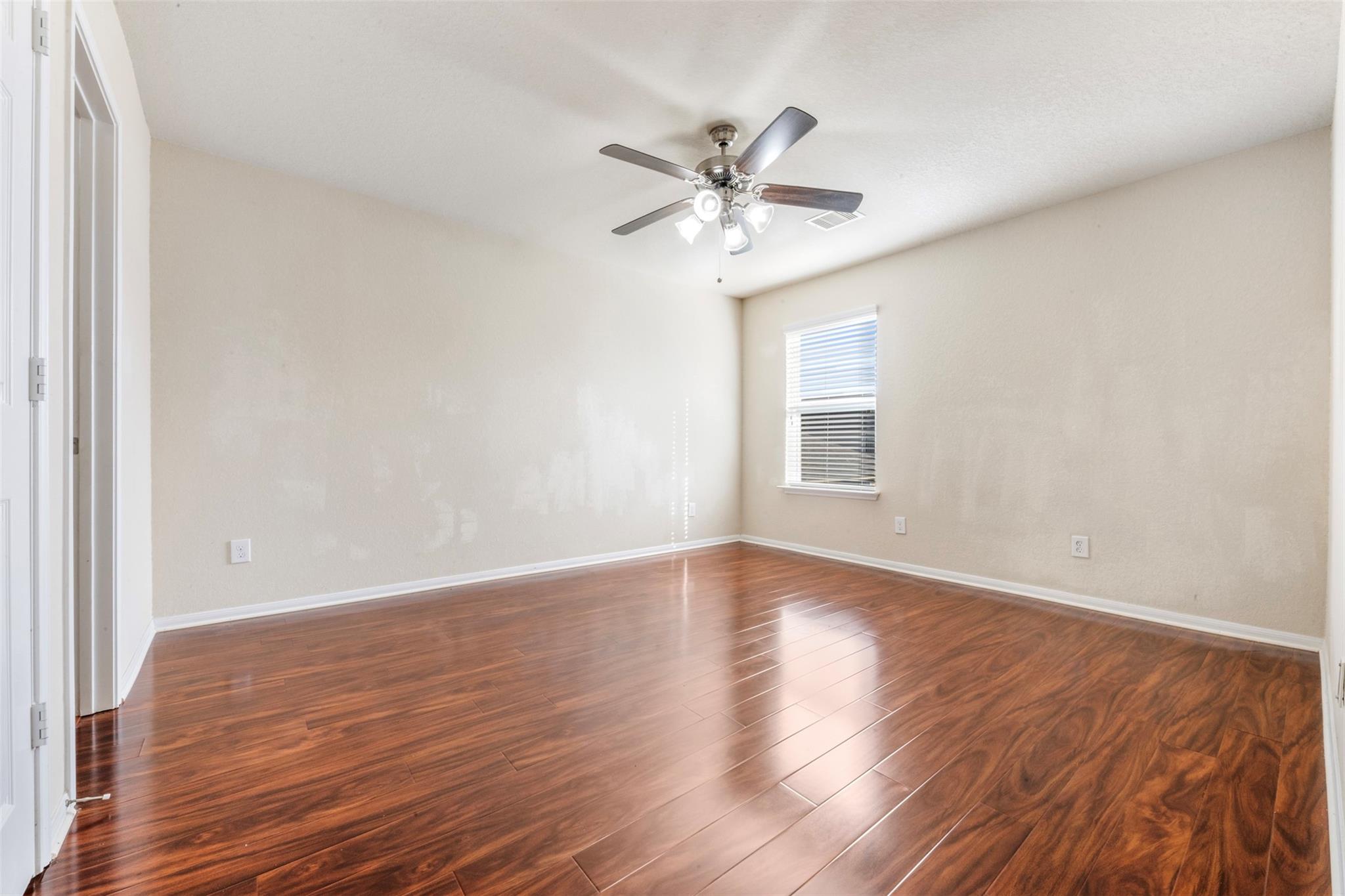 4826 Gingham Check Court