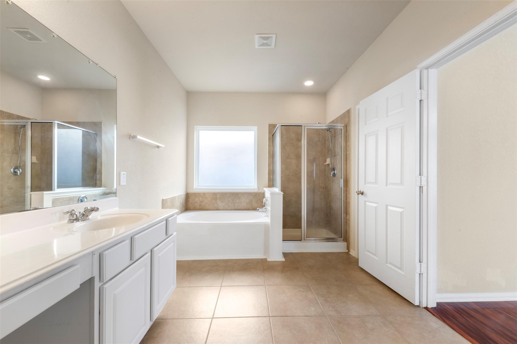 4826 Gingham Check Court