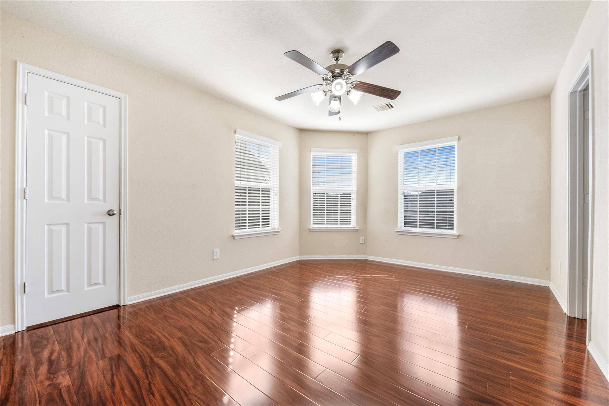 4826 Gingham Check Court