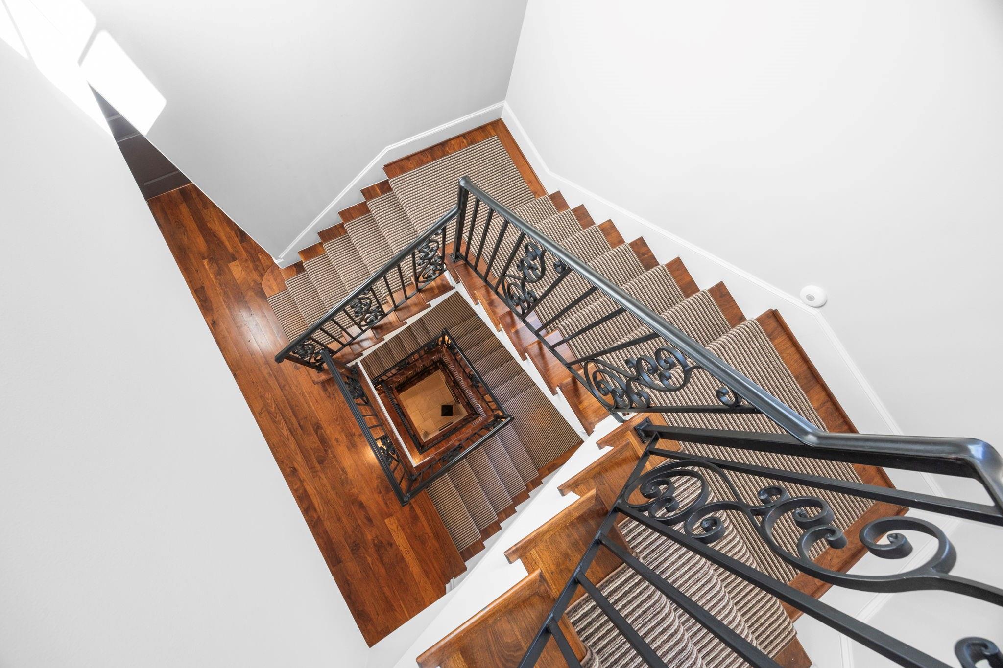 1723 Sunset Boulevard