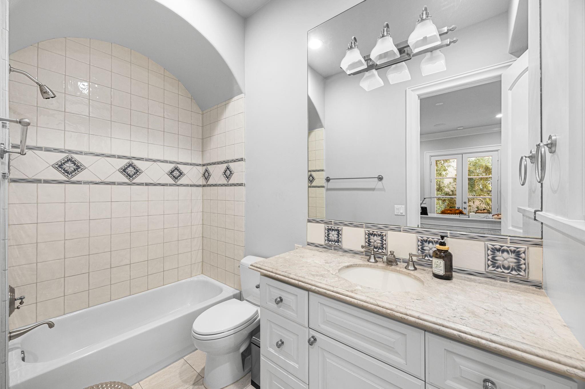 1723 Sunset Boulevard