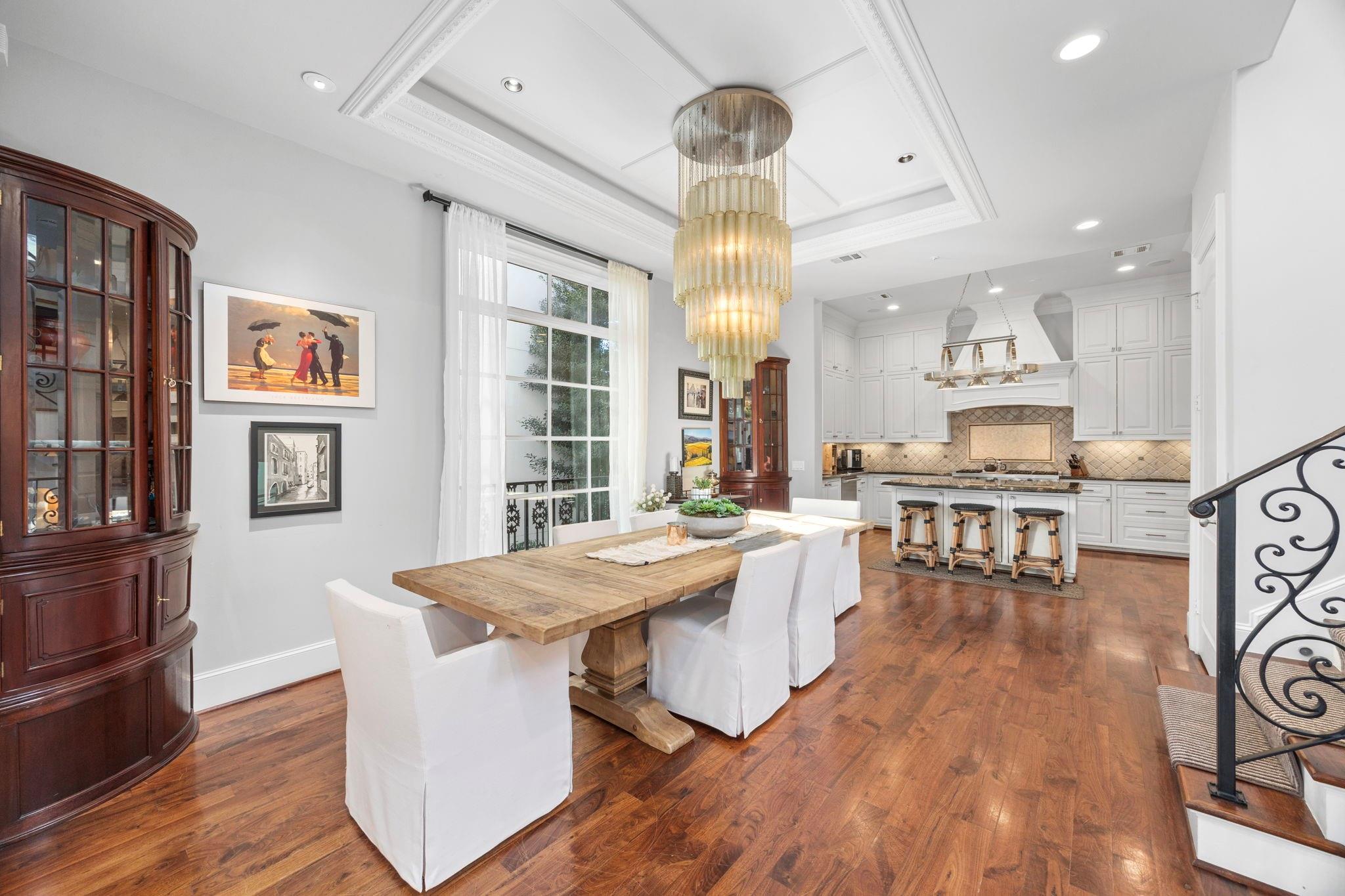 1723 Sunset Boulevard