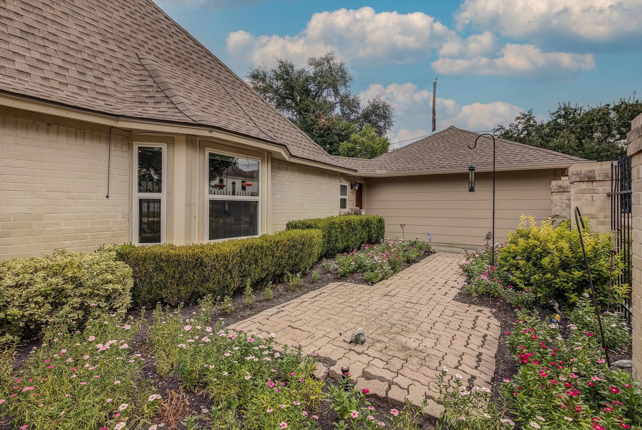 3002 Shadowdale Drive