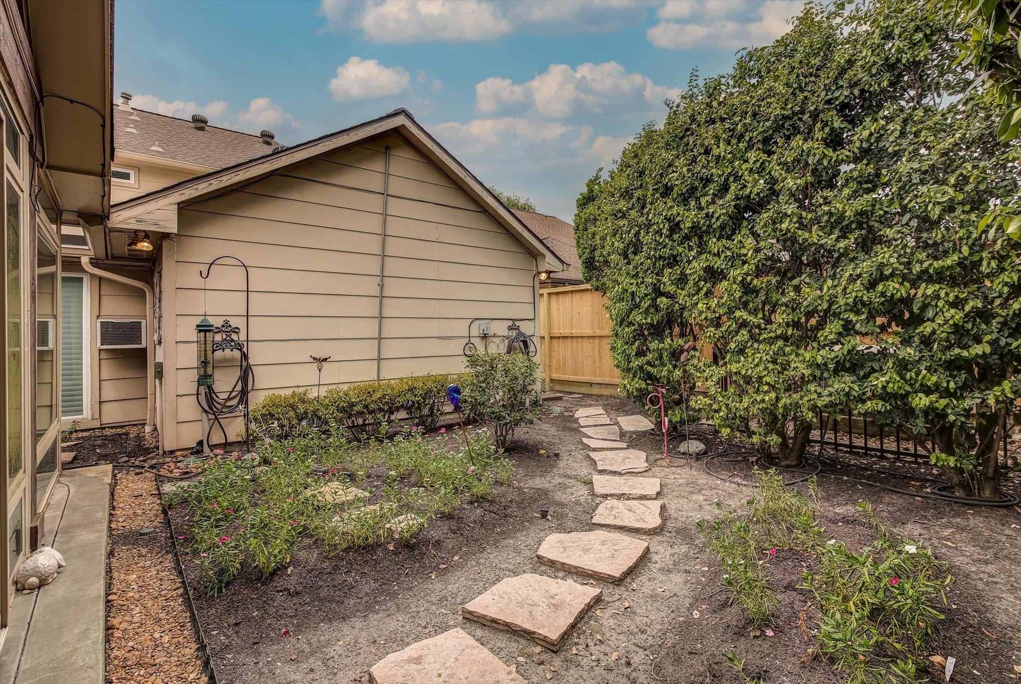 3002 Shadowdale Drive