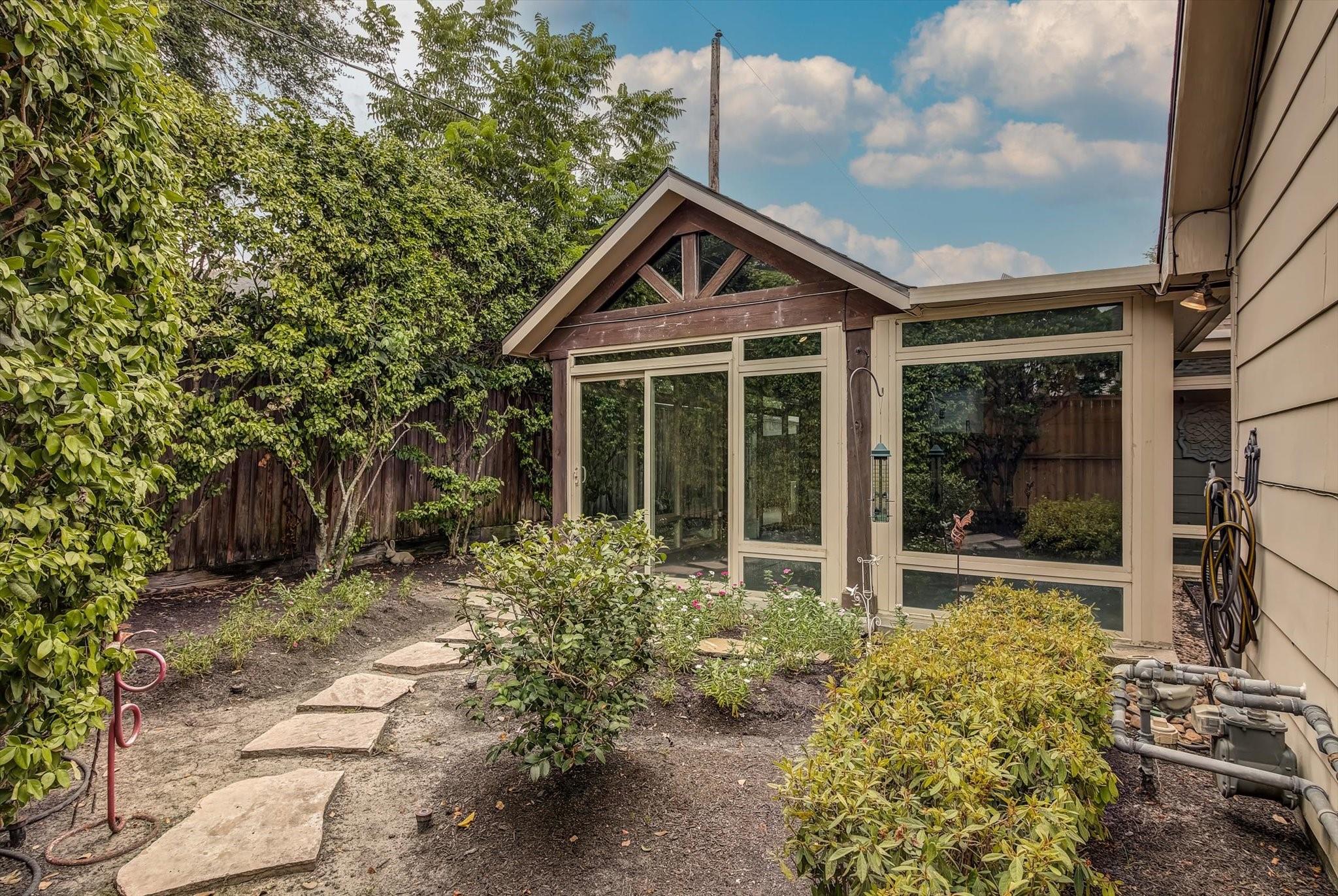 3002 Shadowdale Drive