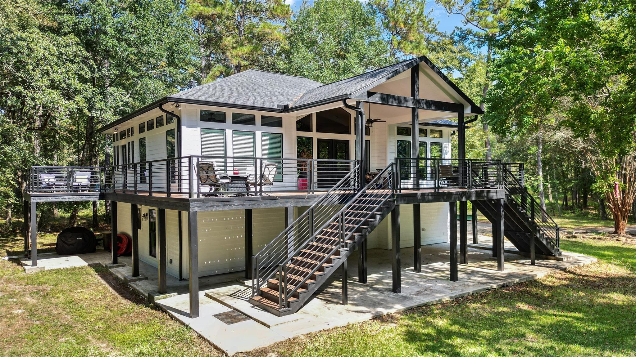 20002 Sapphire Circle