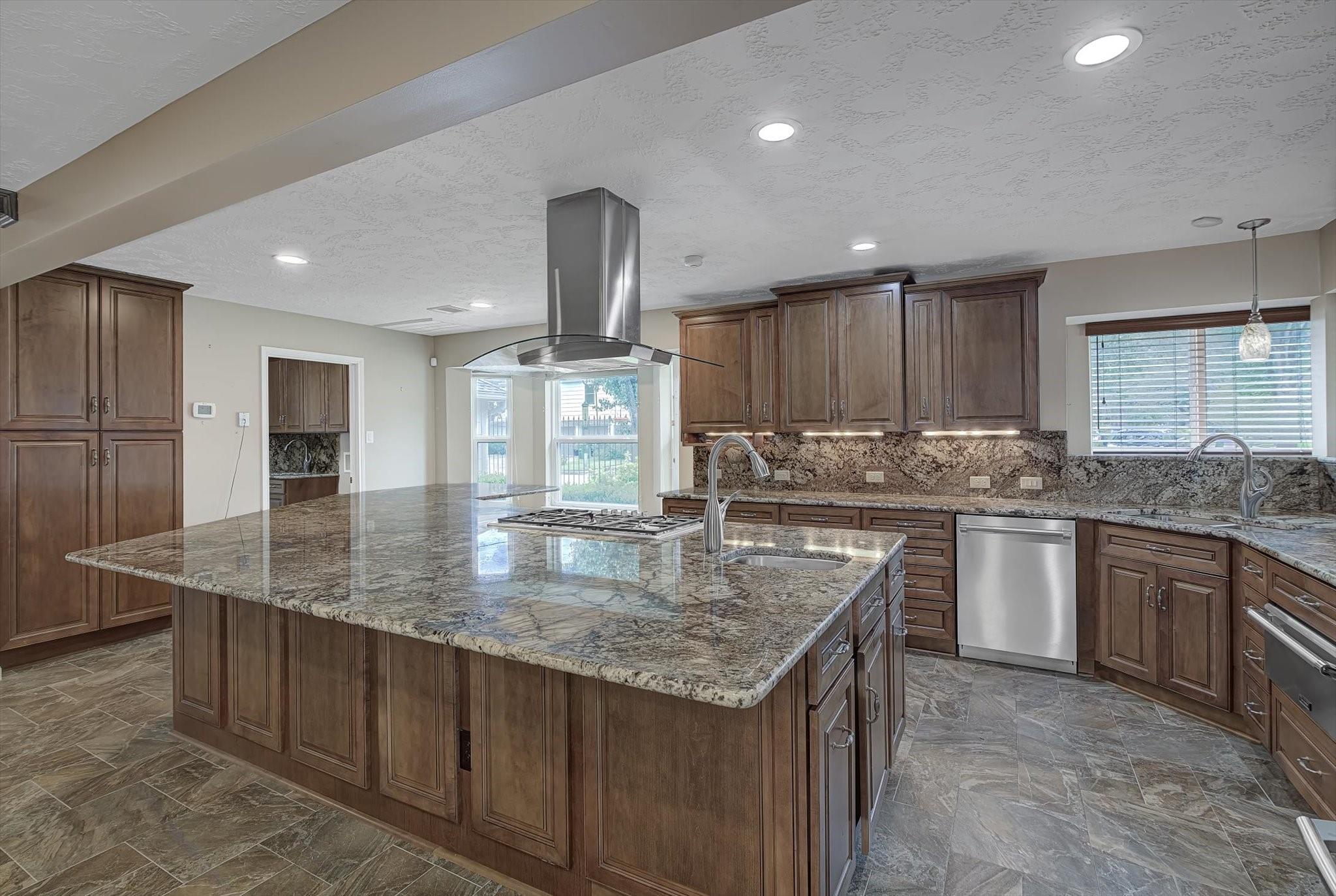3002 Shadowdale Drive