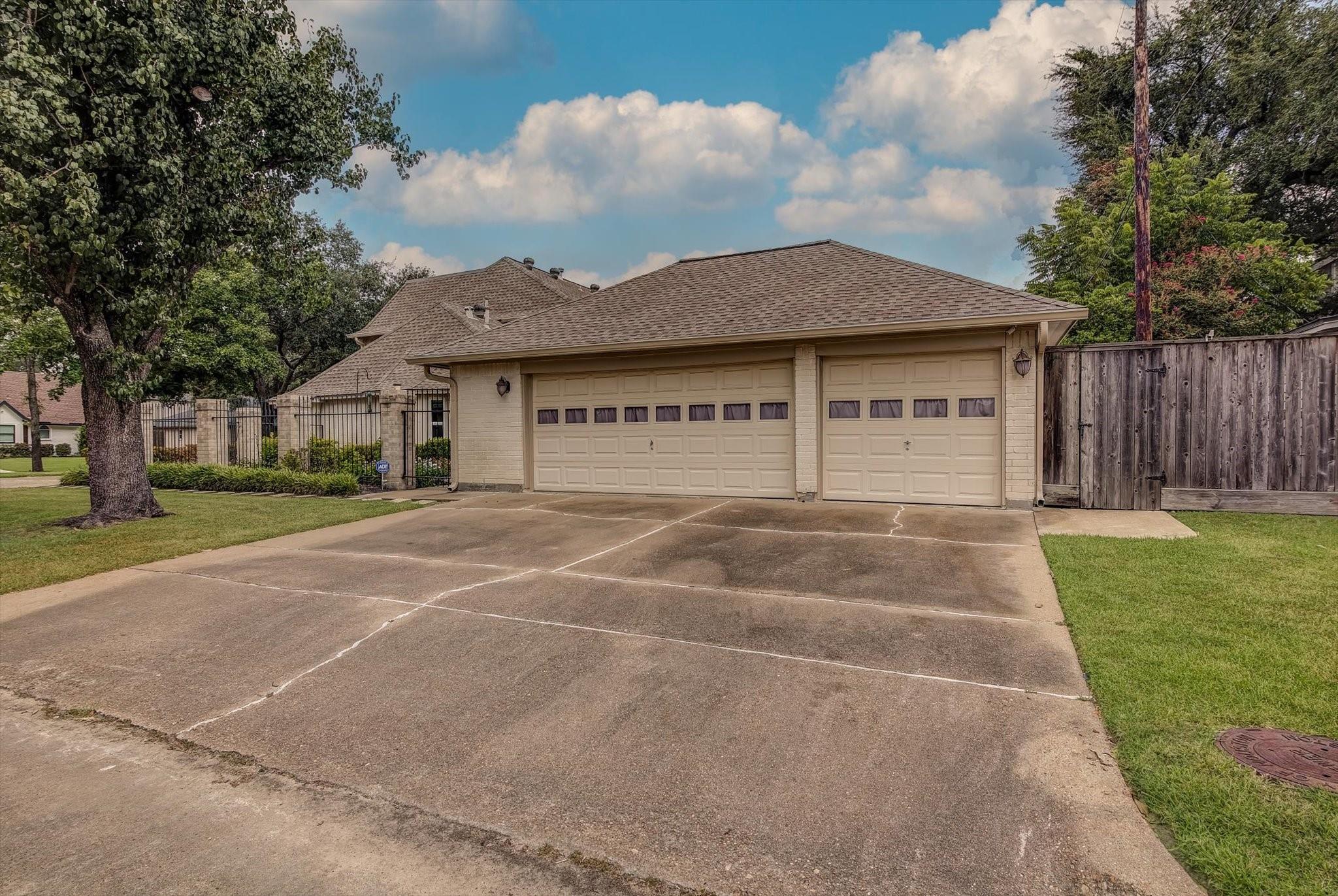 3002 Shadowdale Drive